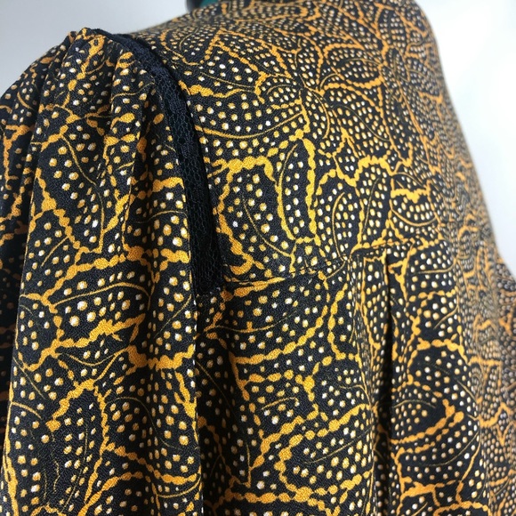 hinge Blouse - Picture 5 of 8